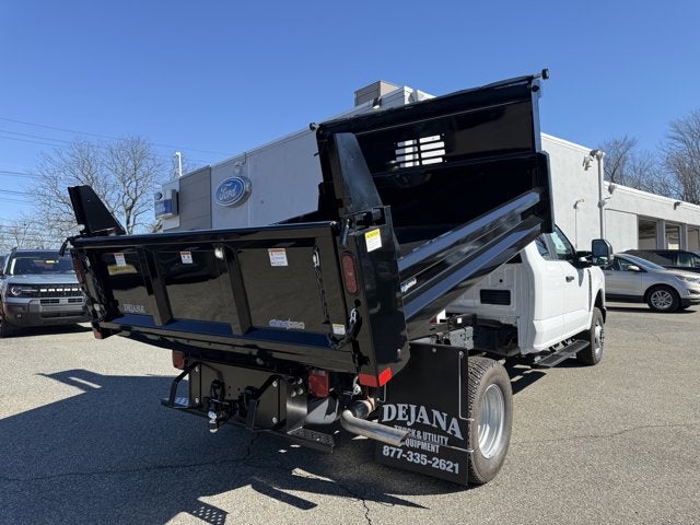 2025 Ford Chassis Cab F-350® XL