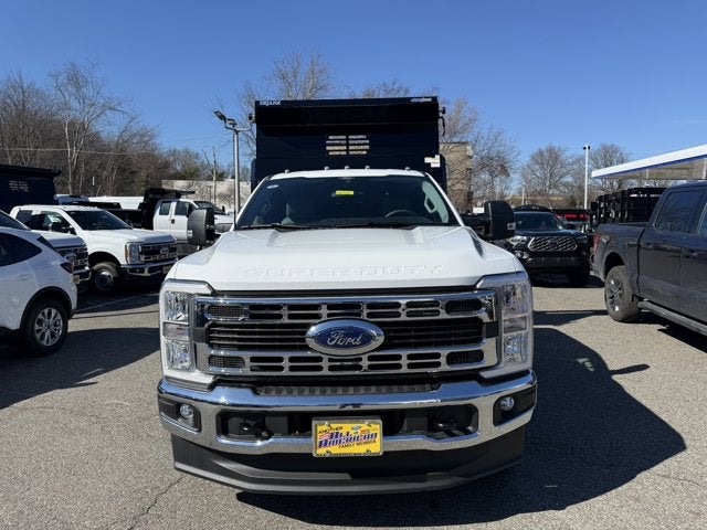 2025 Ford Chassis Cab F-350® XL