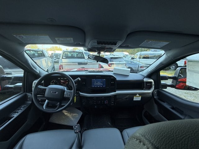 2025 Ford Chassis Cab F-350® XL