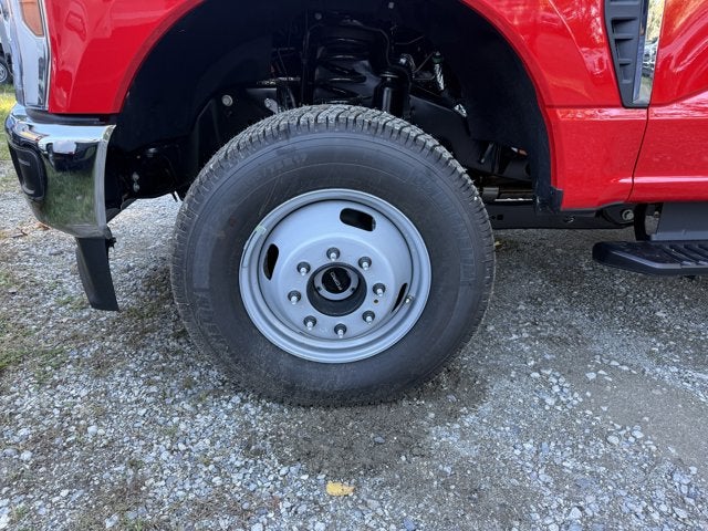 2025 Ford Chassis Cab F-350® XL