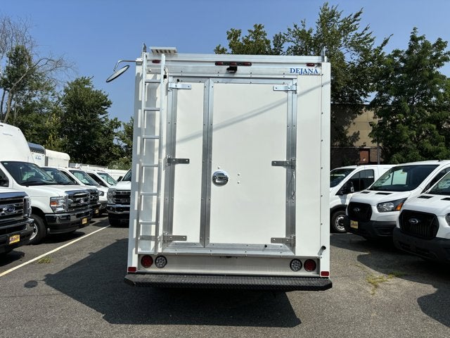 2024 Ford Transit Chassis Cutaway