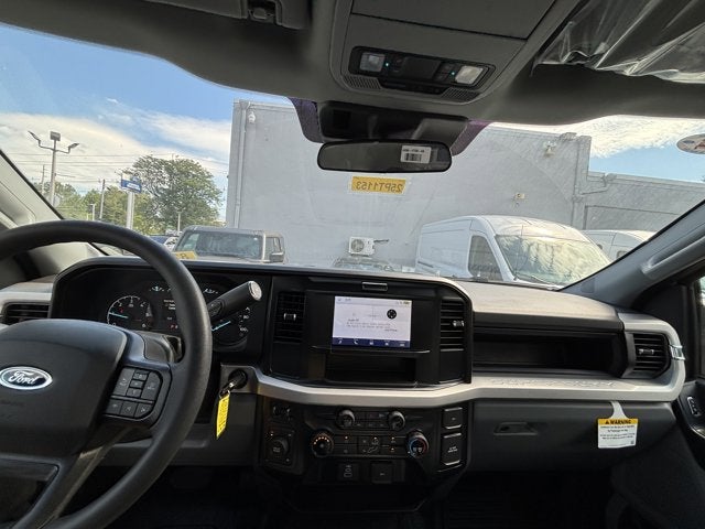 2025 Ford Chassis Cab F-350® XL