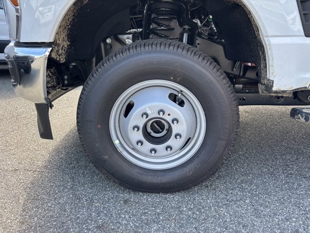 2025 Ford Chassis Cab F-350® XL