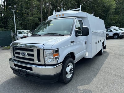 2025 Ford Econoline Cutaway E-350 SRW