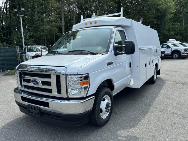 2025 Ford Econoline Cutaway E-350 SRW