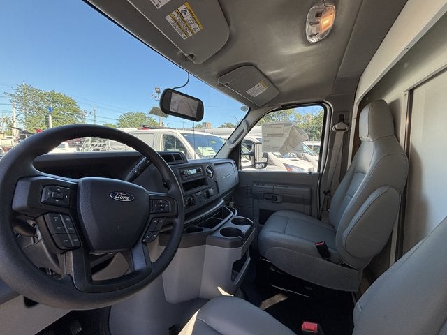 2025 Ford Econoline Cutaway E-450 DRW