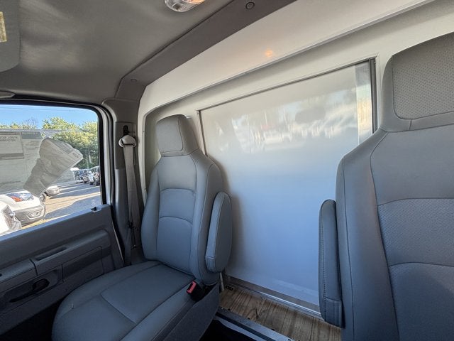 2025 Ford Econoline Cutaway E-450 DRW