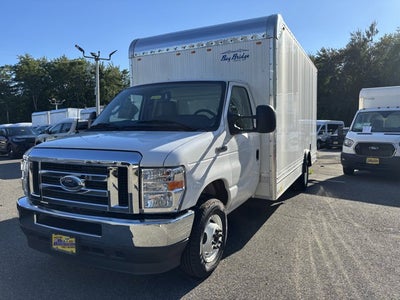 2025 Ford Econoline Cutaway E-450 DRW