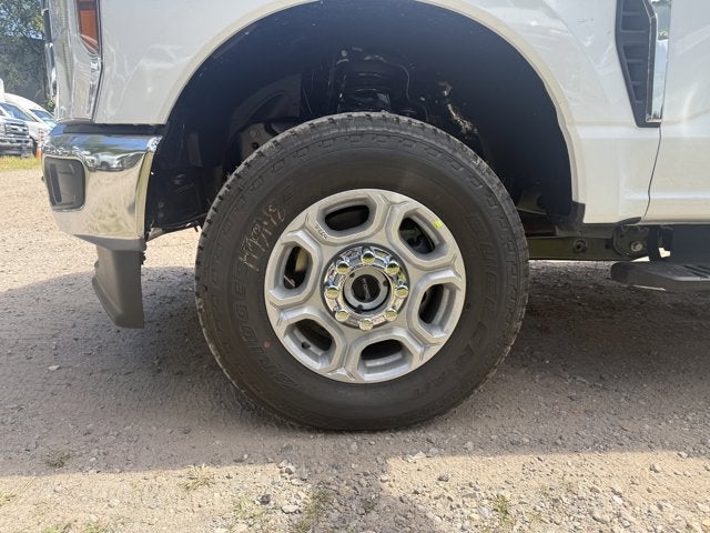 2026 Ford Super Duty F-350® XLT