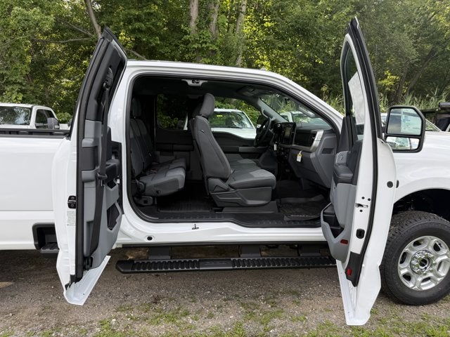 2026 Ford Super Duty F-350® XLT